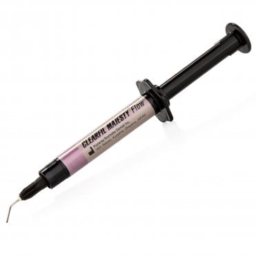 Kuraray Clearfil Majesty Flow Syringe A2 3.2g (#2611-EU)
