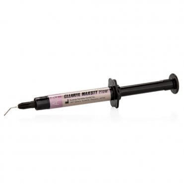 Kuraray Clearfil Majesty Flow Syringe A2 3.2g (#2611-EU)